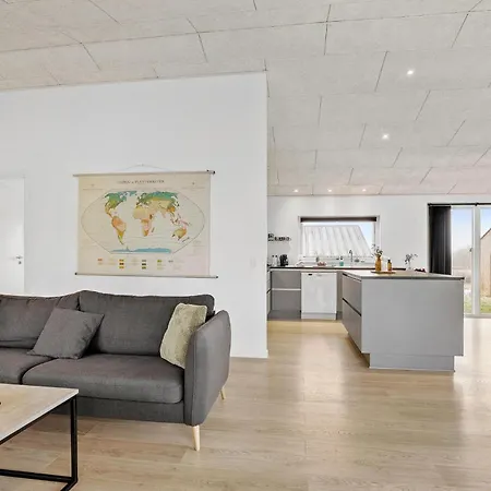 4 Bedroom Stunning In Prázdninový dům Haderslev